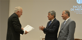 UN RECONOCIMIENTO A SU INVALORABLE CONTRIBUCION A LA EDUCACION, EN SERVICIO DE LA SALLUD PUBLICA Medicina festejó su 70 aniversario con la entrega del primer título “Honoris Causa” al Dr. Hugo Luis Pizzi