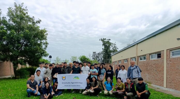 Estudiantes de Agronomía capacitaron en suelos y cultivos de servicio