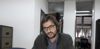 Física Cuántica El Universo se expande de manera acelerada y un físico argentino investiga los motivos El doctor Alejandro Perez brindó una conferencia en la UNNE sobre Agujeros Negros