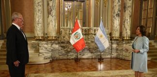 Graduados Ana María Ramírez, la egresada de la UNNE que es Embajadora en Polonia Embajadora Ana María Ramírez