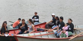 Extensión Universitaria Colaboran en regularización y fortalecimiento de una agrupación de mujeres canoeras de Puerto Vilelas La Facultad de Ciencias Económicas de la UNNE consideró factible contribuir con la formalización de una asociación de mujeres canoeras de Puerto Vilelas para potenciar los alcances de distintas acciones que desarrollan.