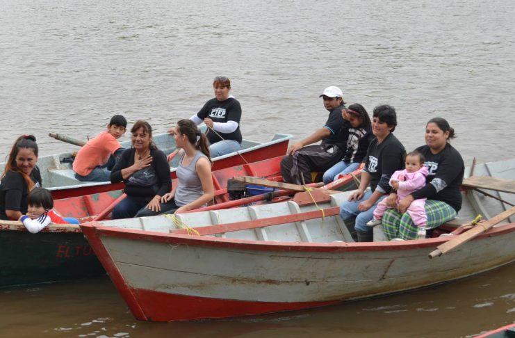 Colaboran en regularización y fortalecimiento de una agrupación de mujeres canoeras de Puerto Vilelas La Facultad de Ciencias Económicas de la UNNE consideró factible contribuir con la formalización de una asociación de mujeres canoeras de Puerto Vilelas para potenciar los alcances de distintas acciones que desarrollan.
