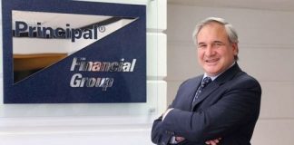 Graduados El correntino que se destaca en México como analista financiero Verón se destaca en México como analista financiero