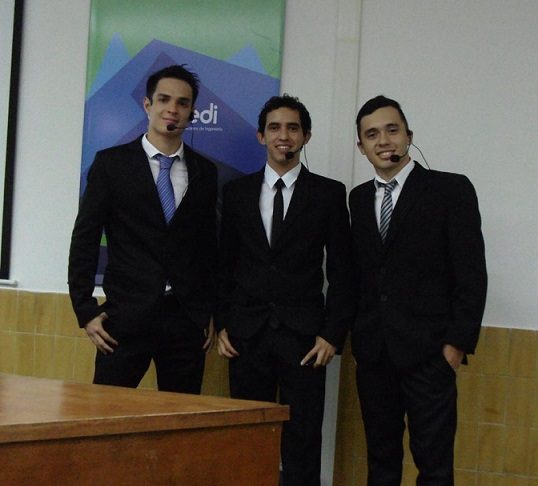 Diseñan un robot para el control de cañerías subterráneas de Resistencia Tres jóvenes desarrollaron un robot para evaluar estado de cañerías subterráneas