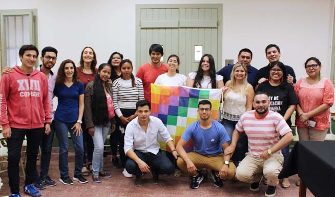 Ingreso y Permanencia Ser estudiante indígena en la Universidad: una experiencia con la mirada puesta en sus comunidades Una investigación sobre las experiencias de ingreso y permanencia de estudiantes indígenas en la UNNE.