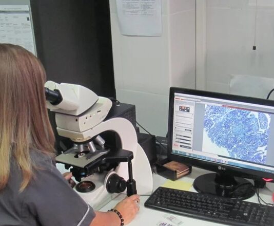 En un emotivo acto, la Facultad de Ciencias Veterinarias otorgó el grado de Doctora post mortem a Winnie Merlo