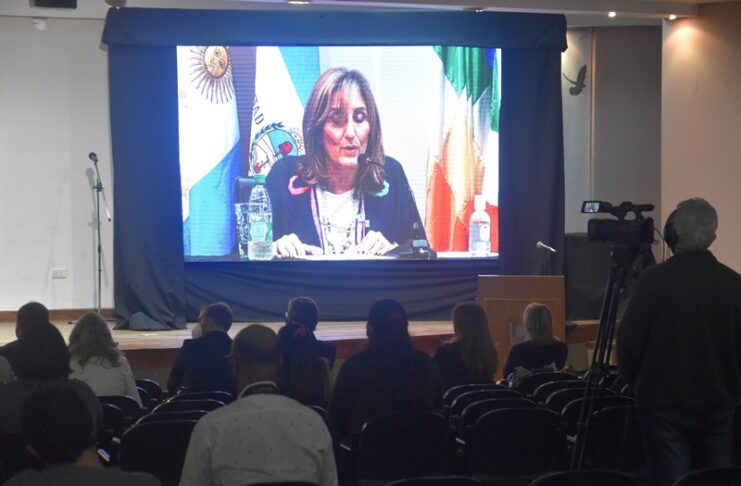 Discurso de la Rectora en la entrega de los títulos cien mil y cien mil uno a estudiantes indígenas