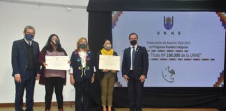 Día institucional histórico y simbólico En emotivo acto académico, la UNNE entregó su título N° 100.000 y 100.001 a dos graduadas indígenas