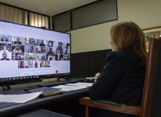 REUNION DE CONSEJO SUPERIOR Se presentaron 311 trabajos para ser expuestos en las Jornadas de Comunicaciones Científicas Rectora ante el Consejo Superior