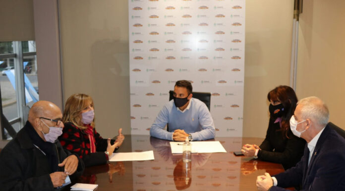 FIRMA DE ACUERDO Instituto de Medicina Regional contará con grupo electrógeno para sus nuevos equipamientos