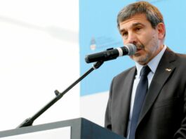 Salvarezza: “El proyecto fue trabajado en pandemia y recordemos que la respuesta inmune está relacionada con nuestra forma de alimentarnos” El ministro de Ciencia, Tecnología e Innovación de la Nación, Roberto Salvarezza participó -de manera virtual- del lanzamiento del proyecto de Ley de Fomento a la Agroecología