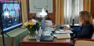 CONGRESO INTERUNIVERSITARIO LAUDATO SI´ “Fraternidad y diálogo intercultural”: la Rectora moderó un panel en el congreso sobre la encíclica del Papa Francisco La rectora de la UNNE, Delfina Veiravé fue elegida para moderar uno de los paneles durante el Congreso Interuniversitario Laudato Si´.