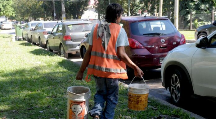 TRABAJO DE INVESTIGACION Buscan conocer y comprender las trayectorias escolares de niños y niñas, adolescentes y jóvenes “trapitos”