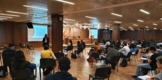 Octubre Derecho retoma la presencialidad de forma paulatina Durante la primera clase presencial en el Salón Auditorio Centenario de la Reforma Universitaria.