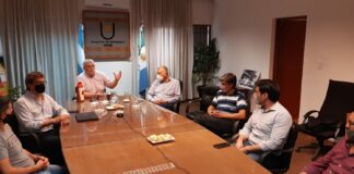 Cambio Curricular y Perfil del Graduado Autoridades de la Facultad de Ingeniería y organizaciones profesionales acordaron trabajo en conjunto Ingeniería Cambio curricular y perfil del graduado