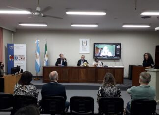 POR SU APORTE EN MATERIA DE DERECHOS HUMANOS Norberto Liwski recibió el título de Profesor Honorario de la UNNE El doctor Norberto Liwski es coordinador de la Cátedra Libre de Derechos Humanos de la UNNE.