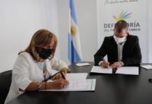 CONVENIO DE COOPERACIÓN La UNNE y la Defensoría del Pueblo del Chaco trabajarán en conjunto por los derechos de personas con discapacidad La rectora de la Universidad Nacional del Nordeste, Delfina Veiravé y el Defensor del Pueblo del Chaco, Bernardo Voloj firmaron un convenio de cooperación entre las instituciones, para trabajar en conjunto en proyectos de investigación, extensión, transferencia tecnológica, actividades de voluntariado y de gestión.