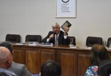 RECONOCIMIENTO Entregan el título de Profesor Honorífico de la UNNE al reconocido docente breñense Omar Héctor Zenoff El profesor Zenoff presentó su libro " Inmigrantes de Fiesta", en noviembre de 2016, en el marco de los "Talleres de Historia Oral: Memoria e Identidad", organizados por el Departamento e Instituto de Historia de la Facultad de Humanidades de la UNNE.