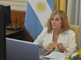 Pase sanitario en la UNNE: «No será un condicionante pero vamos a promover la vacunación y las medidas de cuidado» La rectora de la UNNE, Delfina Veiravé dialogó con Radio UNNE y amplió la información sobre el regreso cuidado hacia la presencialidad académica plena en este ciclo lectivo 2022.