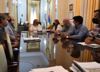 GESTIÓN Reunión con funcionaria nacional por el proyecto de una Sala de Agroindustrias en la ERAGIA