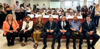 FORMADOS POR PROFESIONALES DEL INST. DE CRIMINALÍSTICA Y CRIMINOLOGÍA DE LA UNNE Casi 40 agentes de la Fuerza Policial de Corrientes recibieron su título de Licenciados en Seguridad Pública y Ciudadana