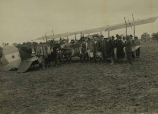EN ABRIL PRÓXIMO Investigadoras y docentes de la UNNE brindarán su testimonio durante el juicio por la Masacre de Napalpí Avión utilizado durante la masacre de Napalpí, fotografiado por el equipo de Lehmann Nitsche. Giordano y Reyero, Visibilidades e invisibilidades en torno a la matanza indígena de Napalpí (Chaco, Argentina), la fotografía como artificio de amistad, P.92.