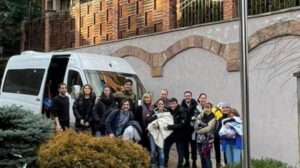 Las familias argentinas fueron también cobijadas en la Embajada argentina en Ucrania, quien tuvo a su cargo el operativo para el cruce a Polonia.