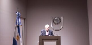 Visita especial y de alto nivel científico Destacado cardiocirujano disertó en la Facultad de Medicina