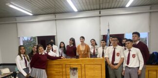 Facultad de Derecho Estudiantes de secundaria participaron de un simulacro de Juicio por Jurados