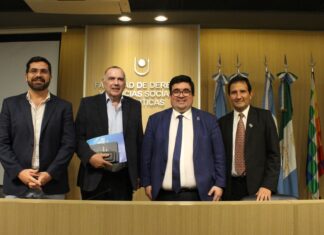 DEBATE La hidrovía fue el eje de la agenda legislativa y ejecutiva del Norte Grande