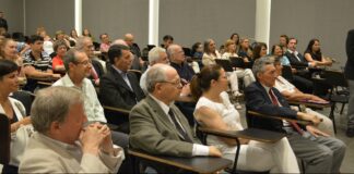 Merecido reconocimiento, luego de una vida de dedicación al trabajo responsable Brindis y homenaje a jubilados/as de la Facultad de Medicina