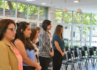 SE GRADUARON NUEVOS PROFESIONALES DE LA SALUD Se entregaron títulos de Enfermeros/as en la UNNE