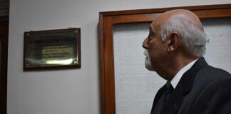TAMBIÉN DESCUBRIERON UNA PLACA CON SU NOMBRE FaCENA: reconocen como «Profesor Extraordinario» al doctor Rubén Cerutti