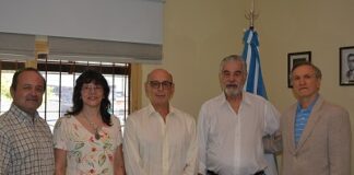 CONGRESO INTERTNACIONAL DE ZOONOSIS Organizadores del Congreso Argentino e Internacional de Zoonosis y de Jornadas de Enfermedades Transmisibles visitaron la Facultad de Medicina