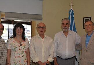 CONGRESO INTERTNACIONAL DE ZOONOSIS Organizadores del Congreso Argentino e Internacional de Zoonosis y de Jornadas de Enfermedades Transmisibles visitaron la Facultad de Medicina