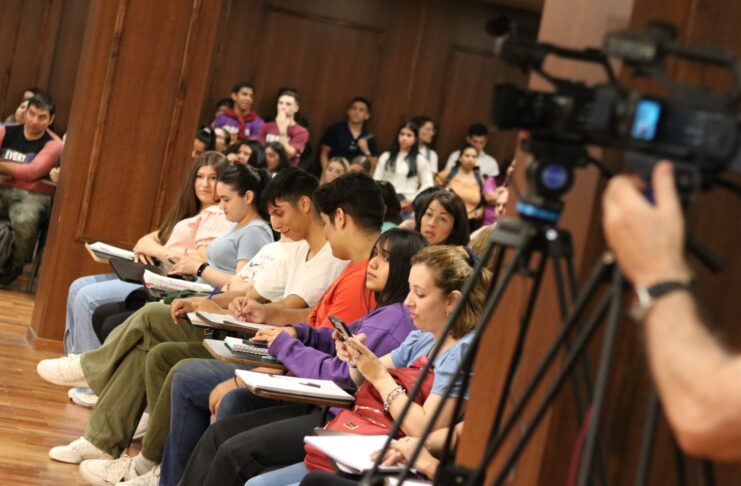 Derecho de la UNNE dio la bienvenida a jóvenes aspirantes a Abogacía 2024