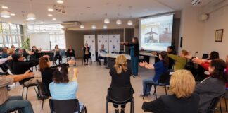 CAPACITACION INTERNA El personal de la Facultad de Medicina se capacitó para aprender sobre salud postural