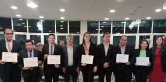 Recurso humano que tiene un gran valor dentro del sistema de salud Especialistas en Medicina general, familiar y comunitaria recibieron sus Certificados de formación