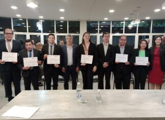 Recurso humano que tiene un gran valor dentro del sistema de salud Especialistas en Medicina general, familiar y comunitaria recibieron sus Certificados de formación