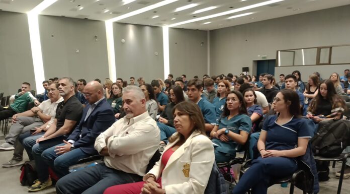 ENCUENTROS EN LA FACULTAD DE MEDICINA Kinesiología: profesionales y estudiantes se capacitaron en un la UNNE