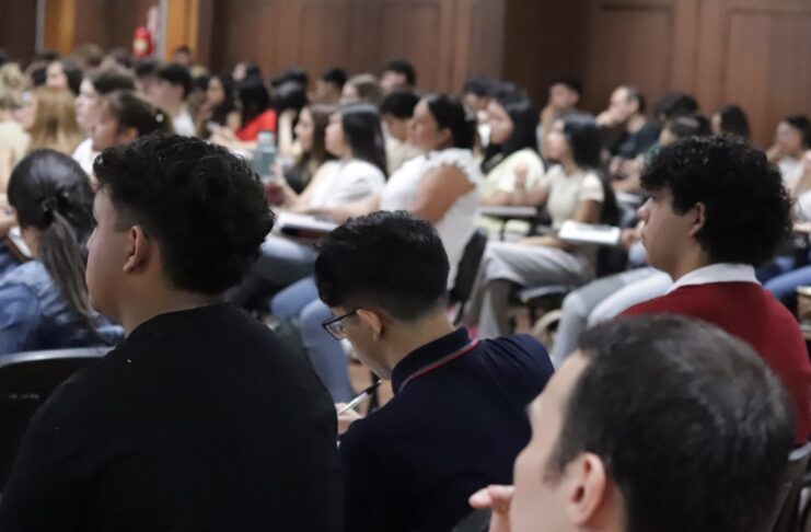 Adecúan normativa de planes de estudios para implementar créditos académicos y curricularizar la extensión