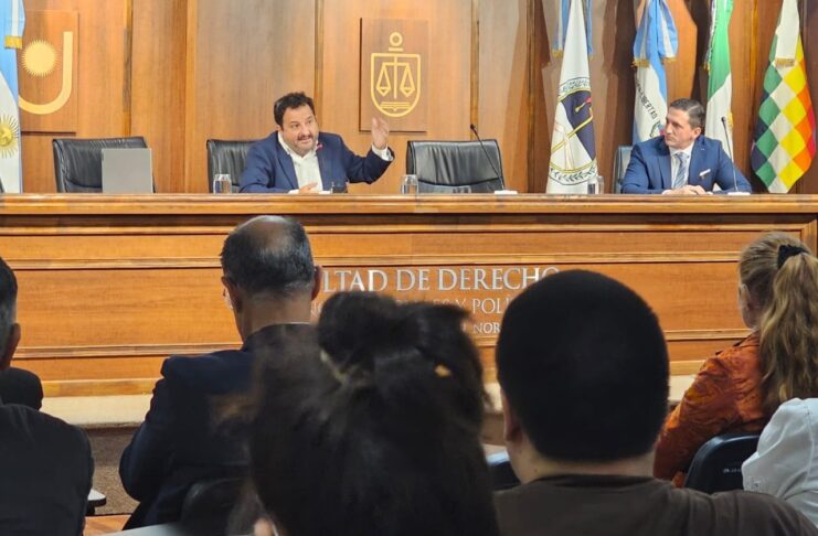 La Facultad de Derecho impulsa el debate sobre la Modernización Laboral
