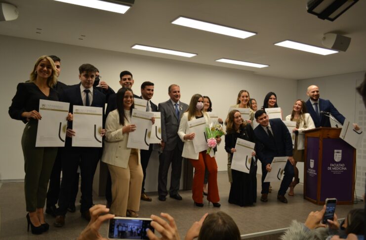 Profesionales de la salud recibieron sus títulos en la Facultad de Medicina