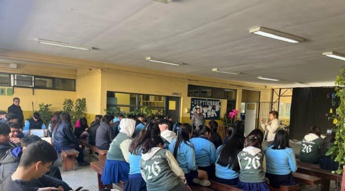 Jornada educativa sobre resistencia antimicrobiana en el Colegio San Cayetano