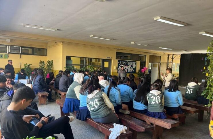 Jornada educativa sobre resistencia antimicrobiana en el Colegio San Cayetano
