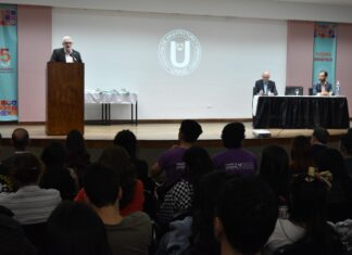 UNA SEMANA DE ACTIVIDADES EN ARQUITECTURA DE LA UNNE Con compromisos y definición de nuevos desafíos, Diseño Gráfico comenzó la celebración de sus 25 años