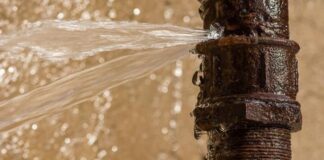 Extensión Universitaria Recorren escuelas concientizando sobre el uso racional y responsable del agua