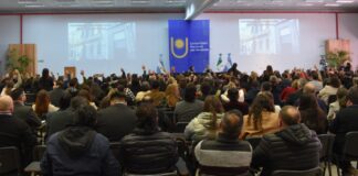 TAMBIÉN SE VOTARÁ LA MEMORIA Y BALANCE 2025 UNNE: en Asamblea Universitaria se renuevan autoridades para el período 2026-2030 La aprobación del Balance y Memoria de los Ejercicios 2022 y 2023, fue por unanimidad.