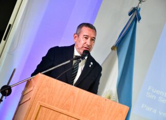 DEMOCRACIA UNIVERSITARIA Asumió el nuevo decano de FADYCC con el desafío de defender la educación pública y promover el arte, la cultura y el turismo regional