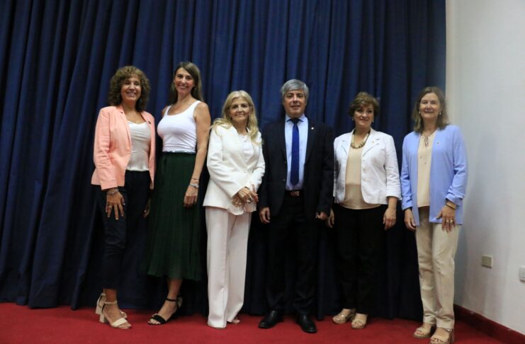 La profesora Beatriz Cardozo asumió formalmente como Decana de la Facultad de Odontología